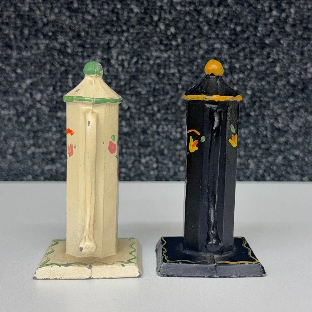 Vintage Cast Iron Water Pump‎ Salt and Pepper Shakers Hand Painted Floral Set